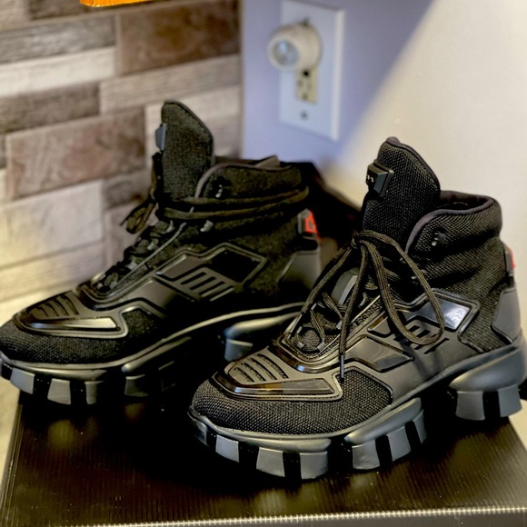 I wear a 7 1/2 but I bought a size 6 cause Prada are cut big - Picture 2 of 5